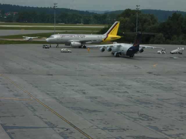Krakau Balice Flughafen Flugzeug